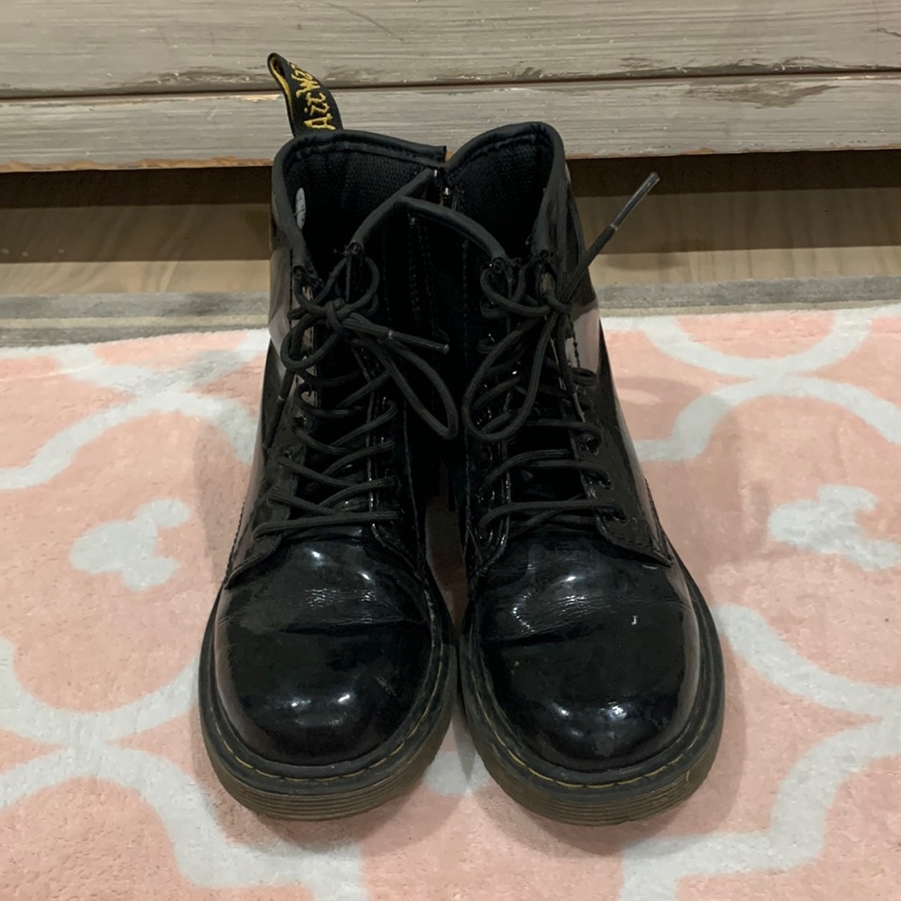 Girls Doc Martin solid black